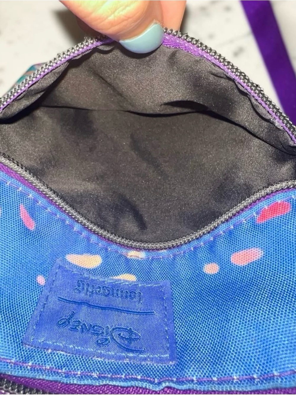 Disney x Loungefly Pocahontas Passport Crossbody Bag - Picture 7 of 8